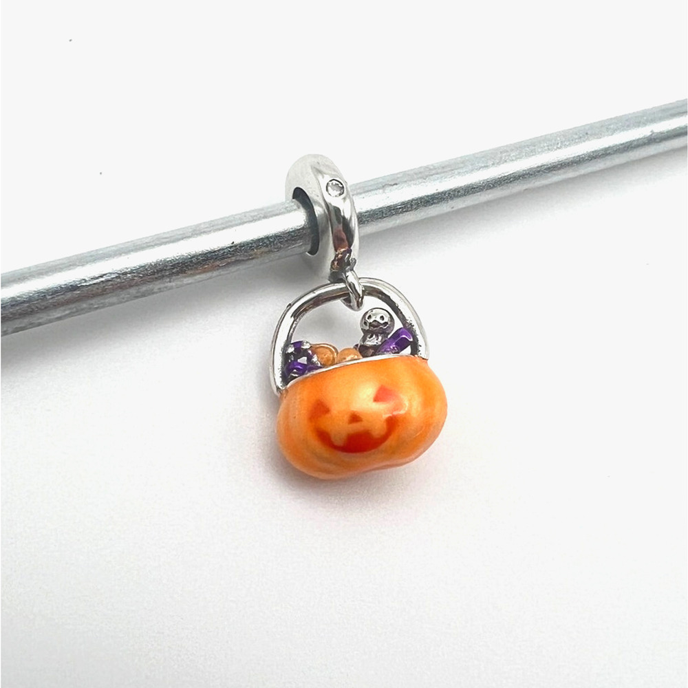 NEW Glow-in-the-Dark Trick or Treat Pumpkin Pail Dangle Charm